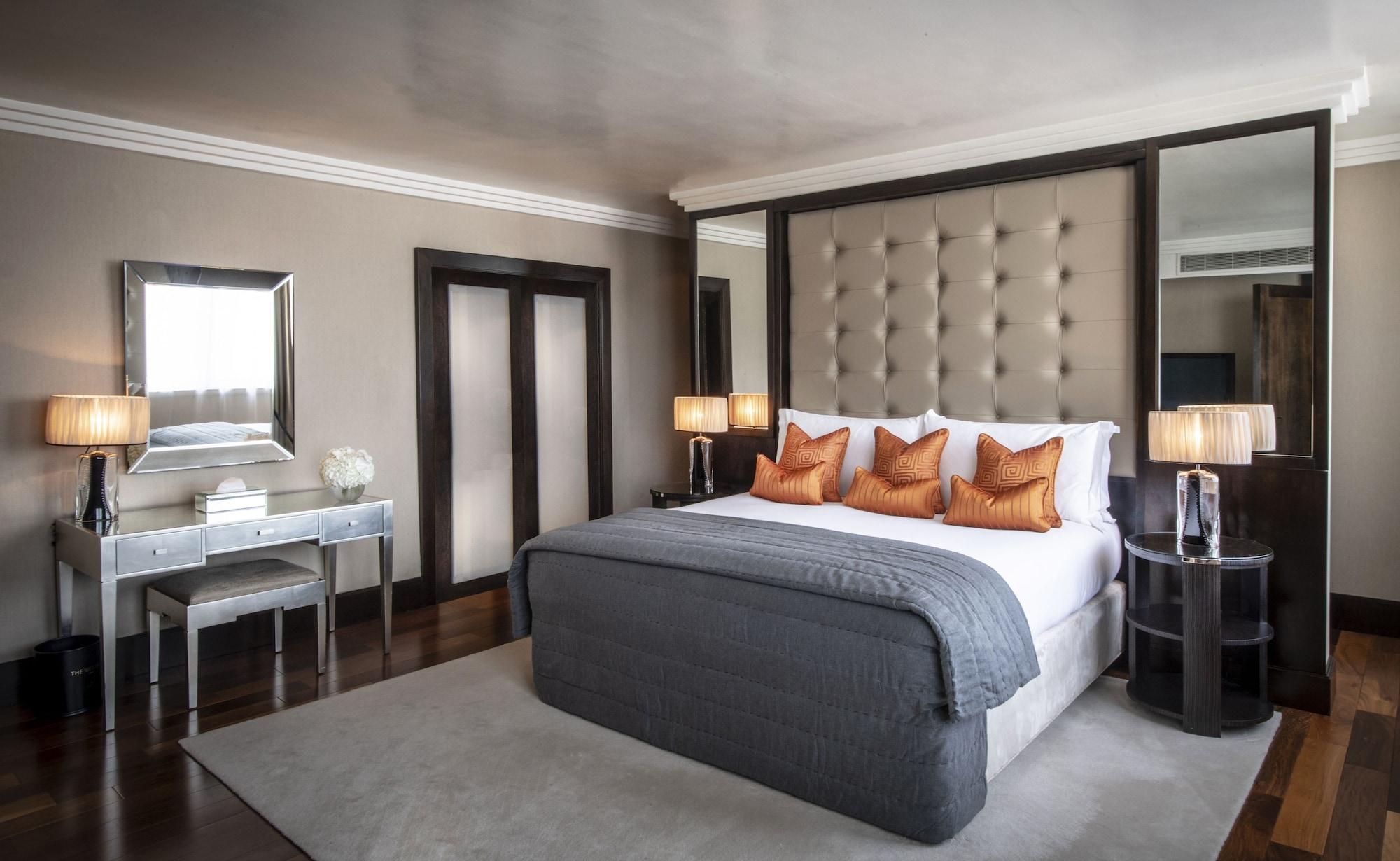 דבלין The Westbury Hotel מראה חיצוני תמונה A bedroom at The Dorchester