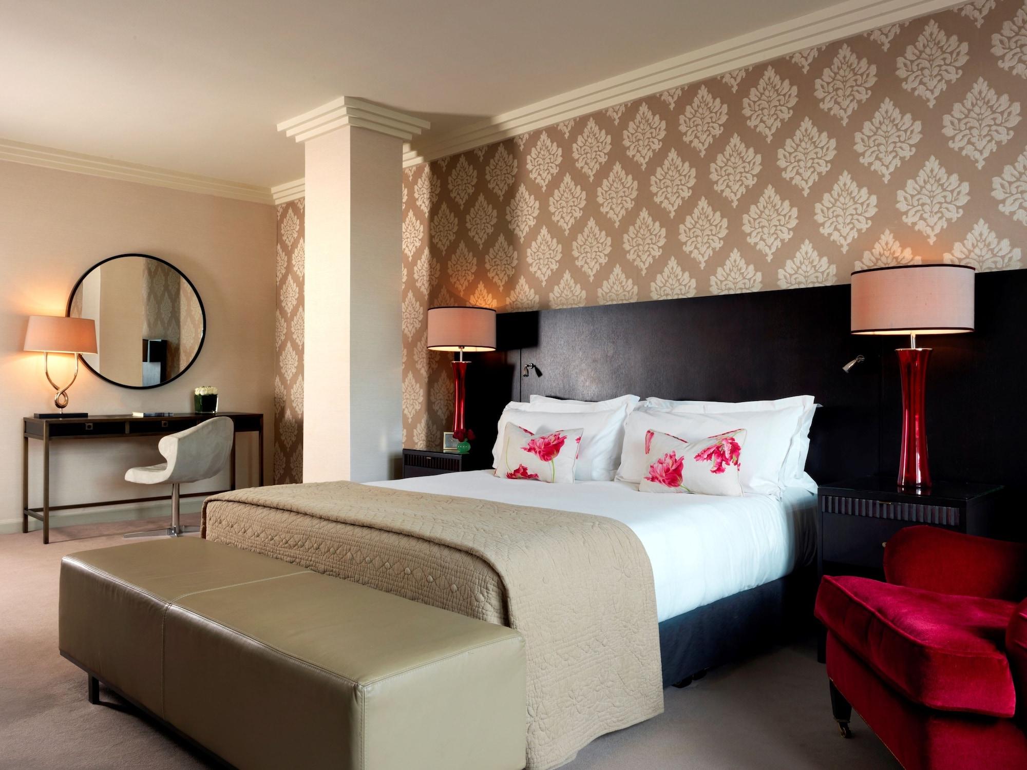 דבלין The Westbury Hotel חדר תמונה A bedroom at The Ivy Hotel