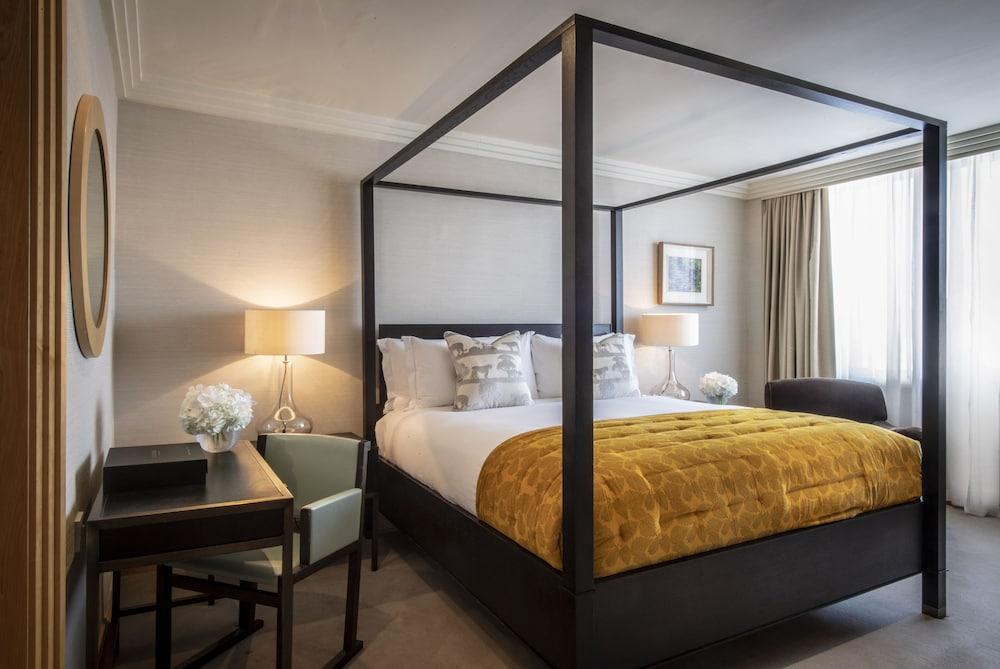 דבלין The Westbury Hotel מראה חיצוני תמונה A bedroom at The Mitre
