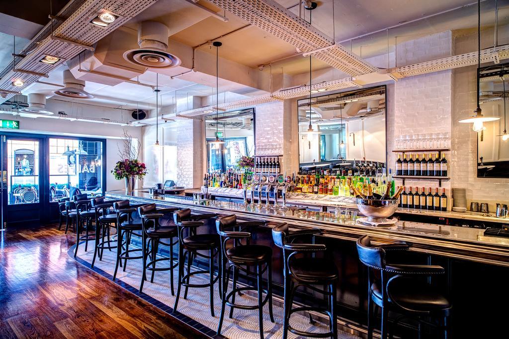דבלין The Westbury Hotel מראה חיצוני תמונה The bar at the restaurant